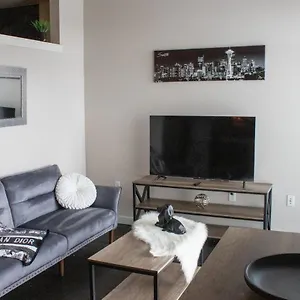 Chic Queen Anne Retreat Seattle